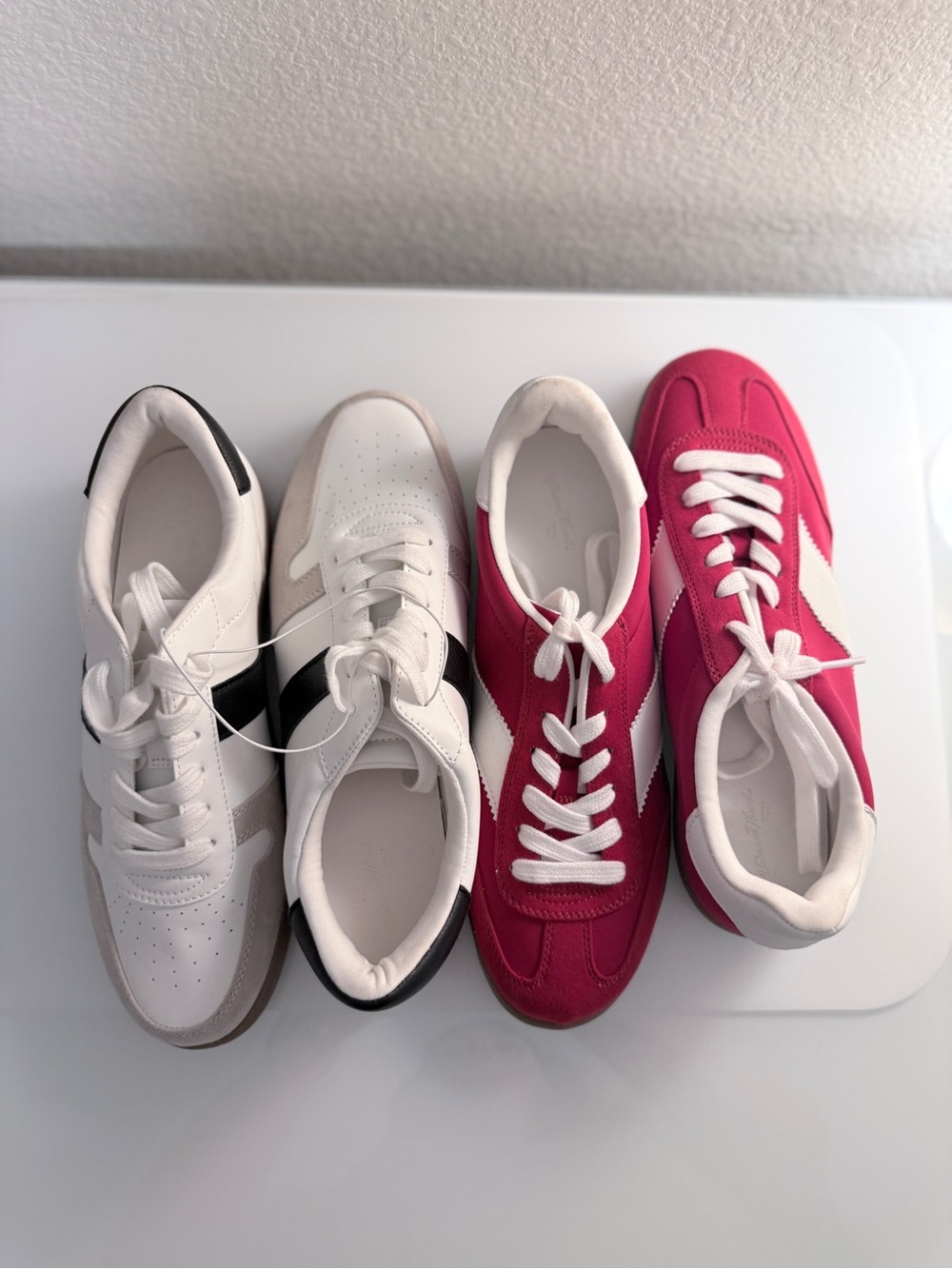 Universal Thread Women’s White & Red Low-Top Lace-Up Sneakers - 2 Pairs Size 10 - Picture 2 of 10